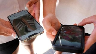 Parlamento de Francia veta redes sociales a menores